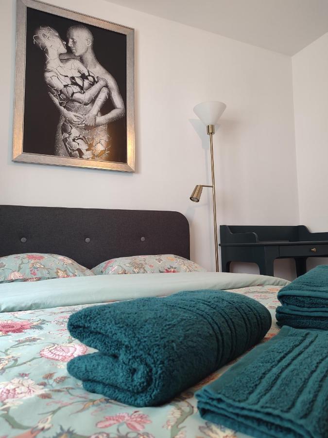 Historic Center Residence 2 Bucureşti Ngoại thất bức ảnh
